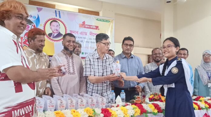 শিক্ষার কোনো বিকল্প নেই, মেধা ও মননে এগিয়ে প্রকৃত মানুষ হতে হবে: দীপেন দেওয়ান এমপি